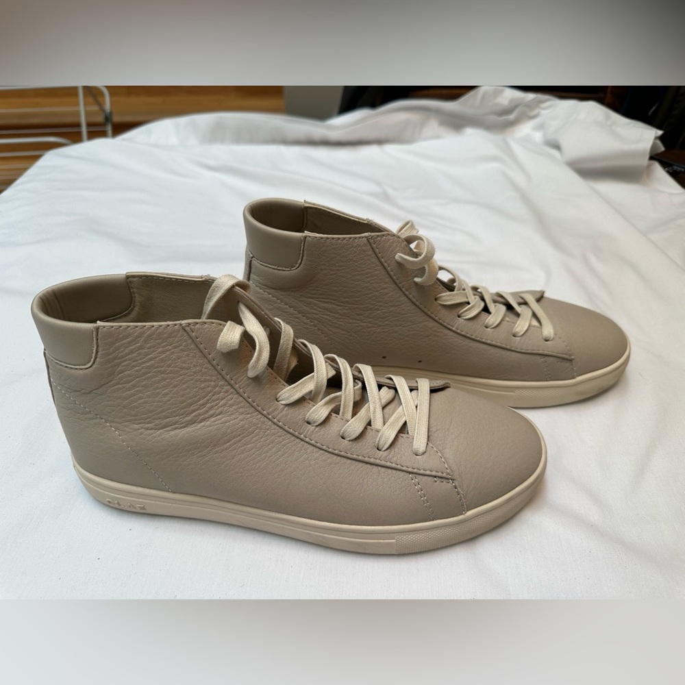 Men’s leather Clae hightop leather sneakers size 10 tan